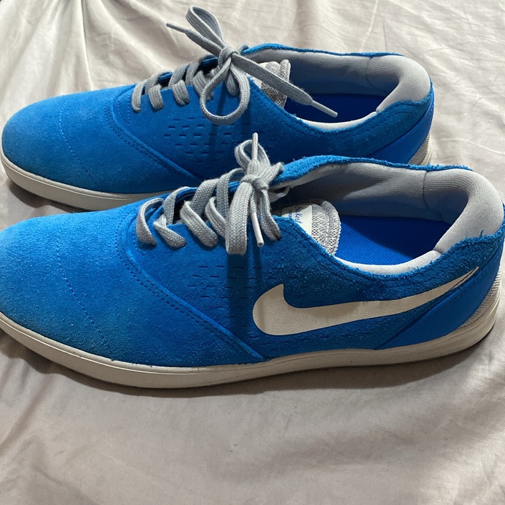 Nike Men's Blue Sneakers